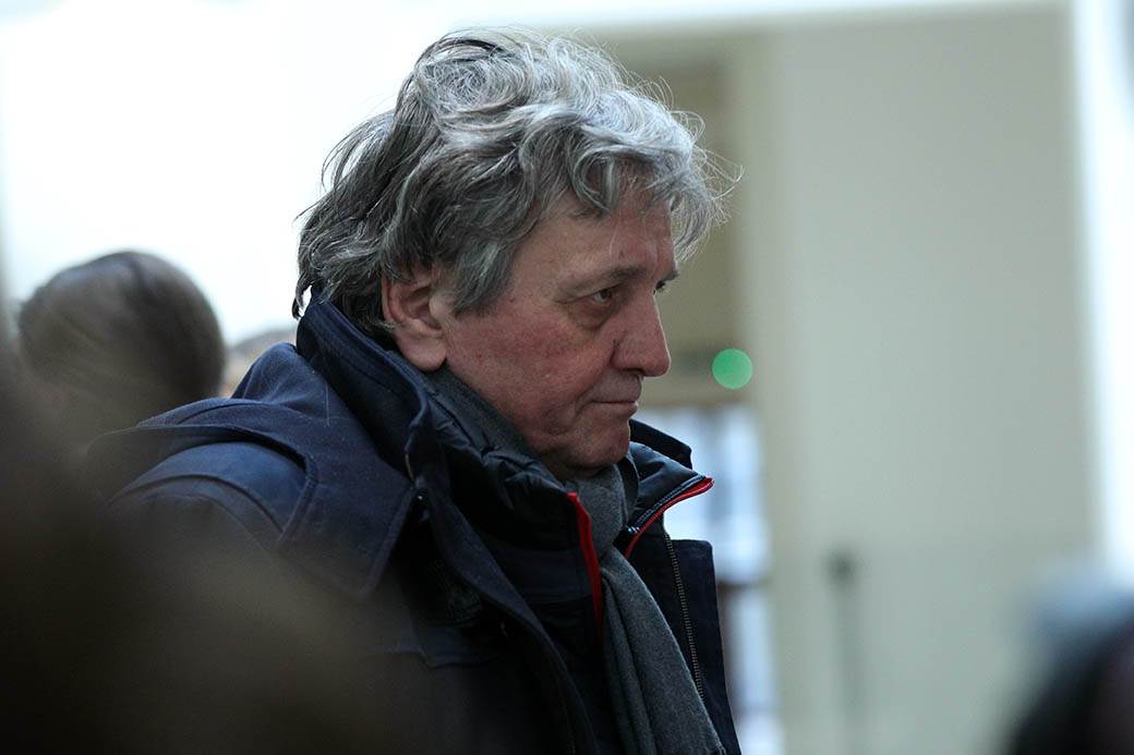 Radoš Bajić s bradom i dugom kosom