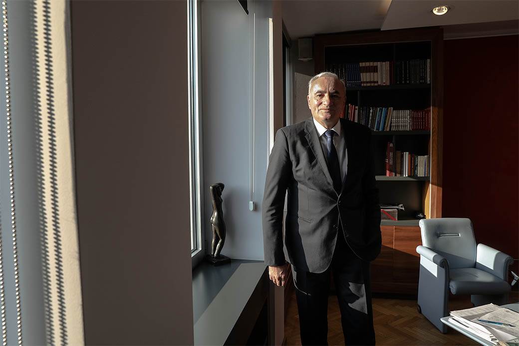 tarzan milosevic crna gora ambasador u beogradu proteran