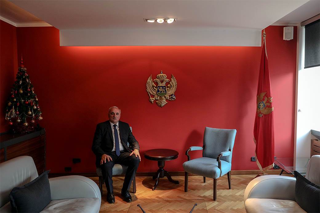 tarzan milosevic crna gora ambasador u beogradu proteran