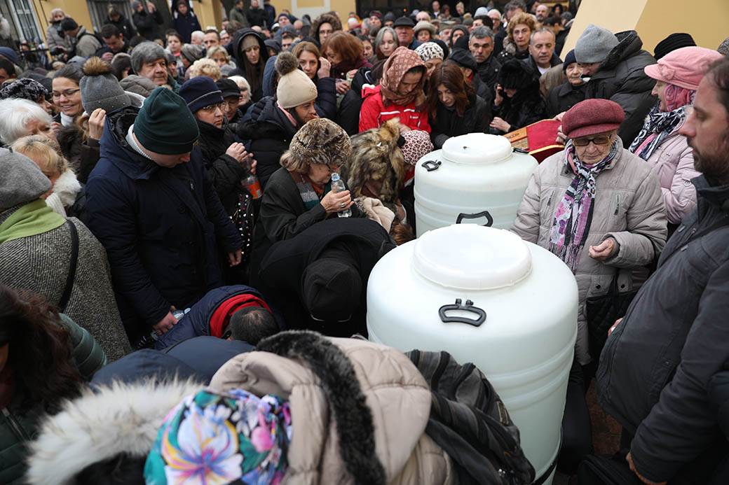 Bogojavljenje 2020: Plivanje za Časni krst - Zemun FOTOGRAFIJE