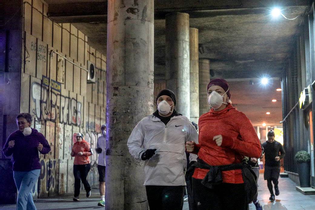 SMOG Jog - Trčanje s zaštitnim maskama povodom zagađenog vazduha u Beogradu FOTOGRAFIJE