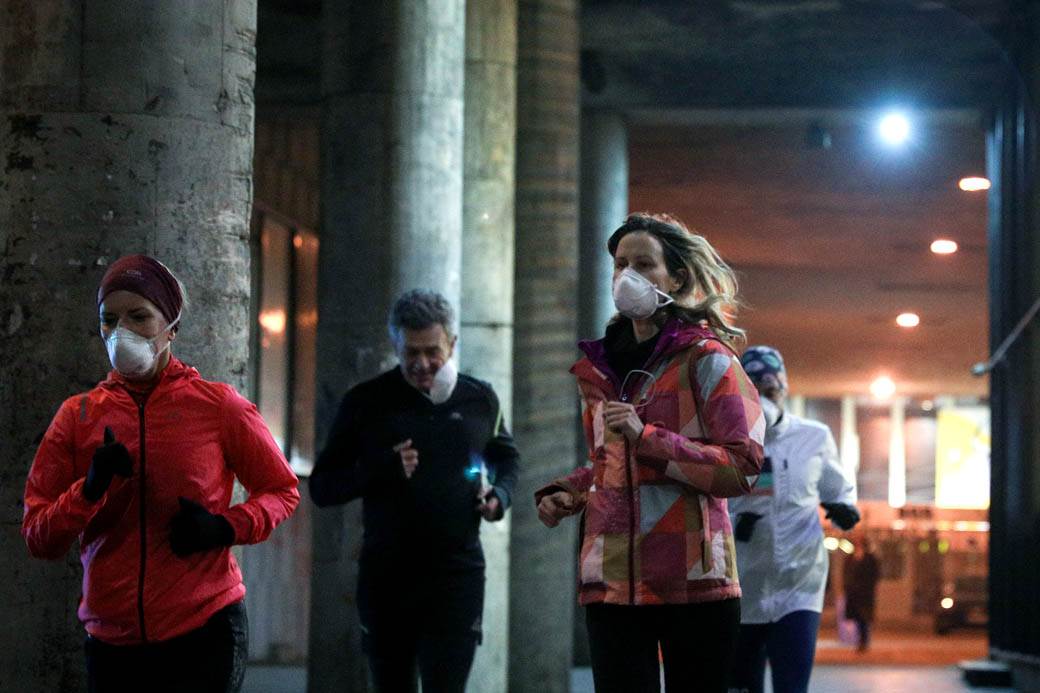 SMOG Jog - Trčanje s zaštitnim maskama povodom zagađenog vazduha u Beogradu FOTOGRAFIJE