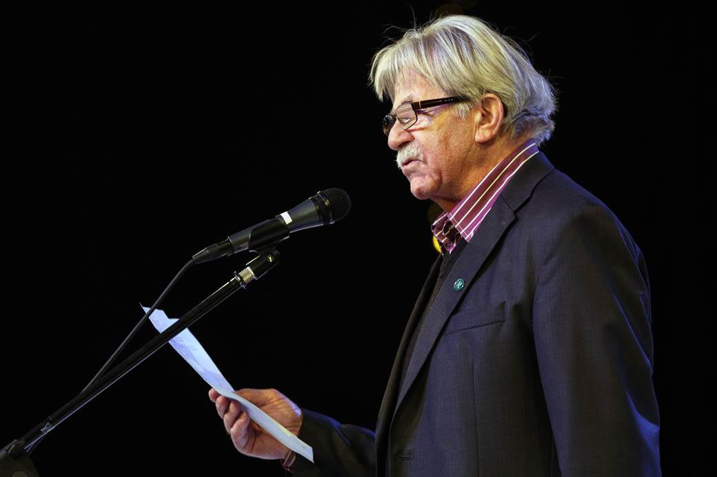 Oglasio se Ljubivoje Ršumović iz bolnice