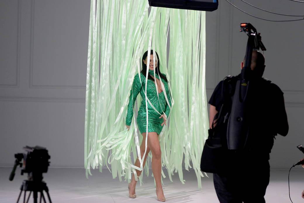 Ljupka Stević NOVI SPOT: Dekolte i minić FOTOGRAFIJE