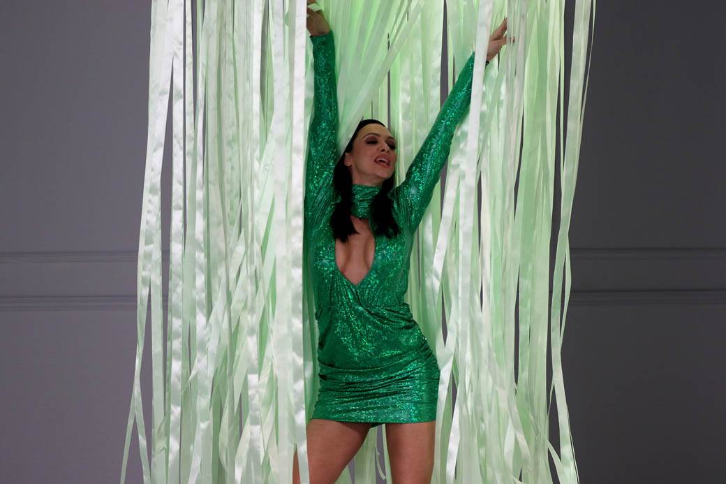 Ljupka Stević NOVI SPOT: Dekolte i minić FOTOGRAFIJE