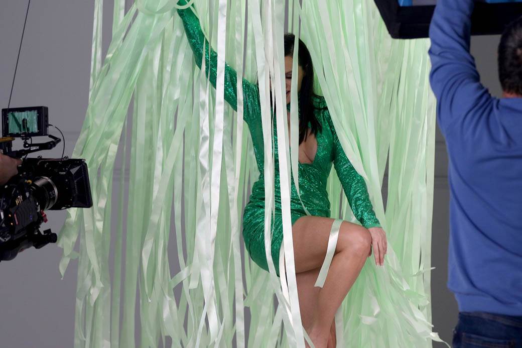 Ljupka Stević NOVI SPOT: Dekolte i minić FOTOGRAFIJE