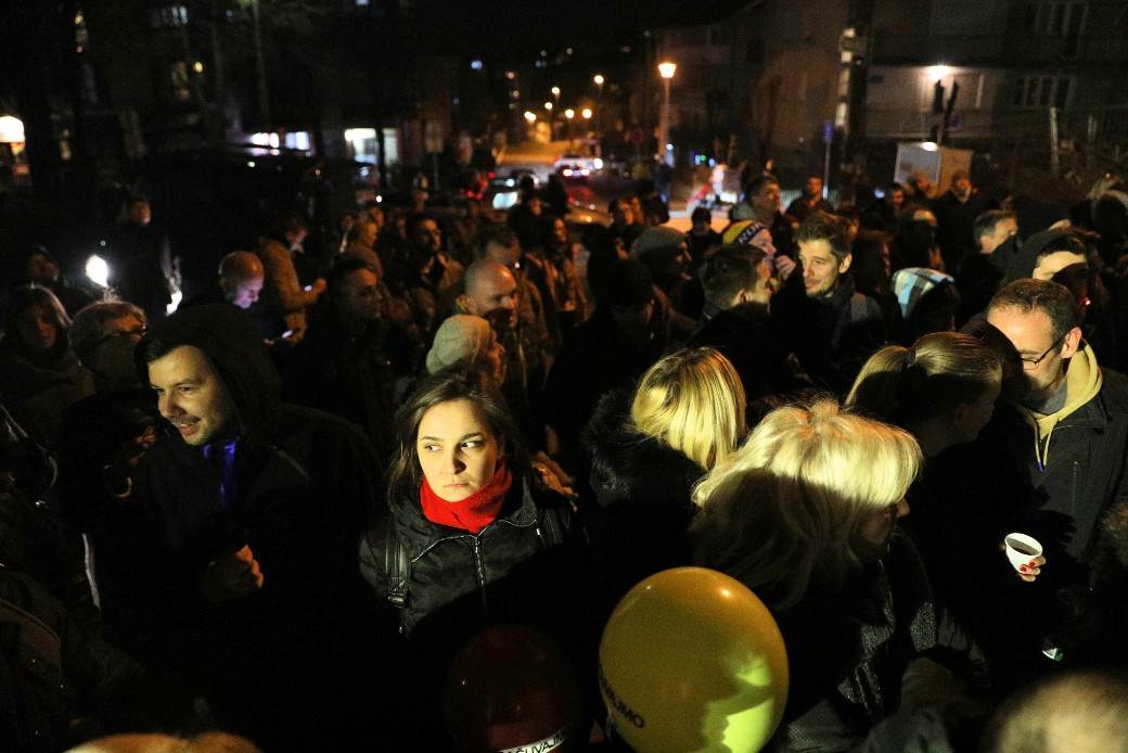 Odbranjen parkić na Banovom Brdu Video 