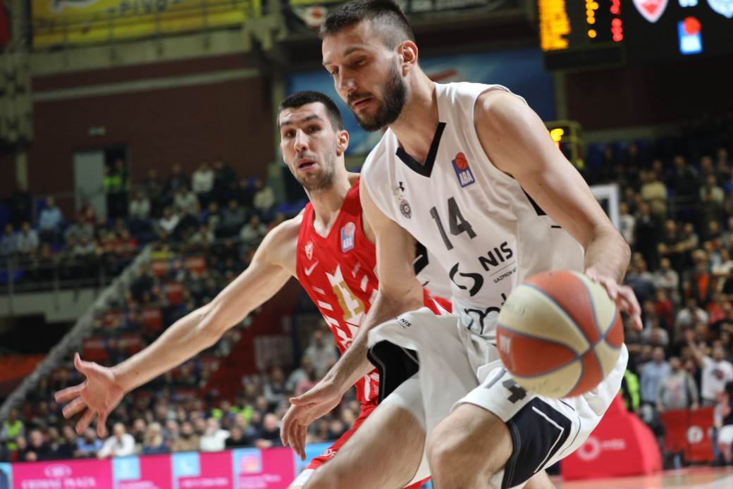 Novica Veličković o incidentu sa Delijama VIDEO: Derbi Zvezda - Partizan 2019-20