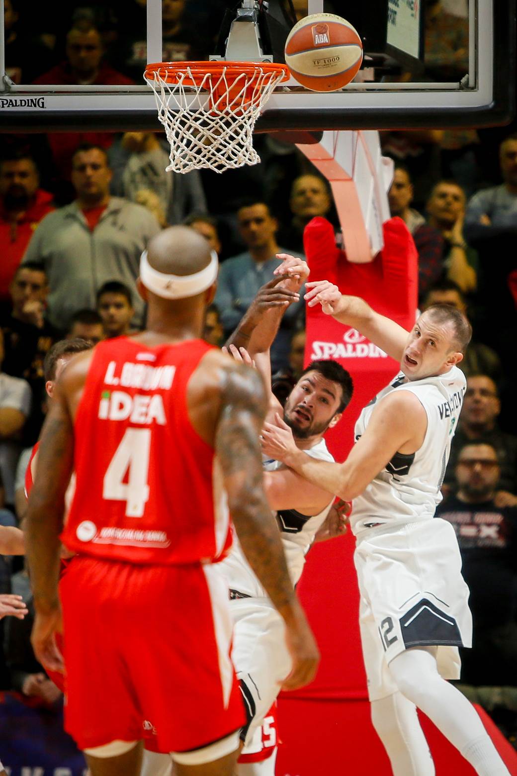 Novica Veličković o incidentu sa Delijama VIDEO: Derbi Zvezda - Partizan 2019-20