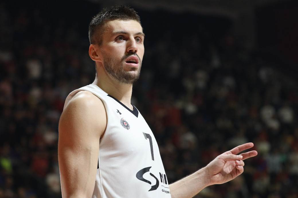 Novica Veličković o incidentu sa Delijama VIDEO: Derbi Zvezda - Partizan 2019-20