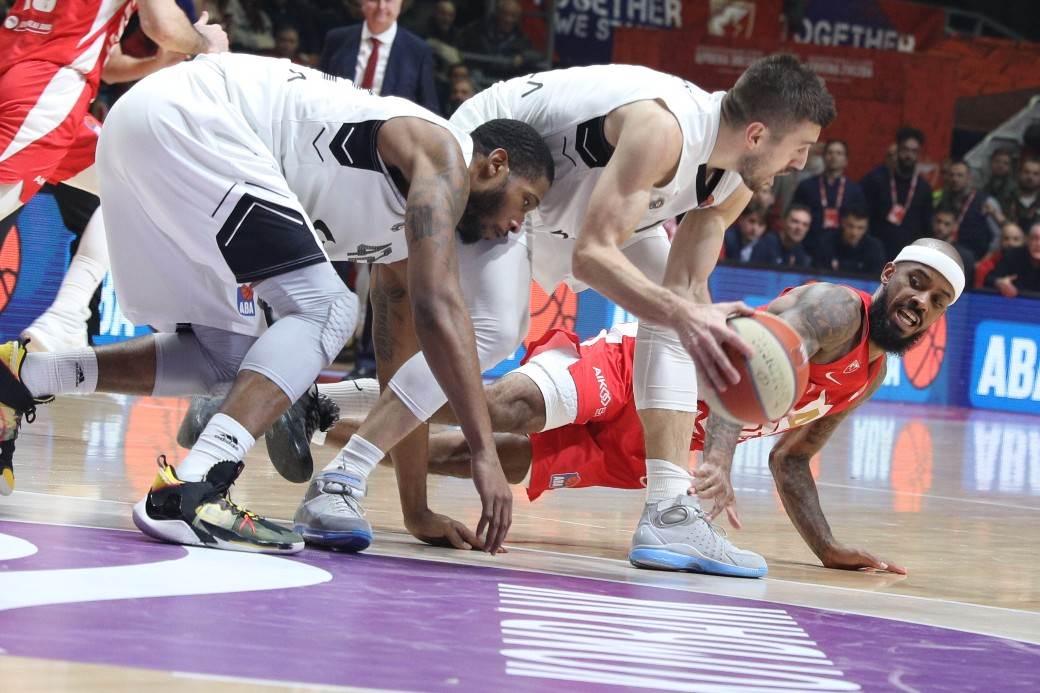 Novica Veličković o incidentu sa Delijama VIDEO: Derbi Zvezda - Partizan 2019-20