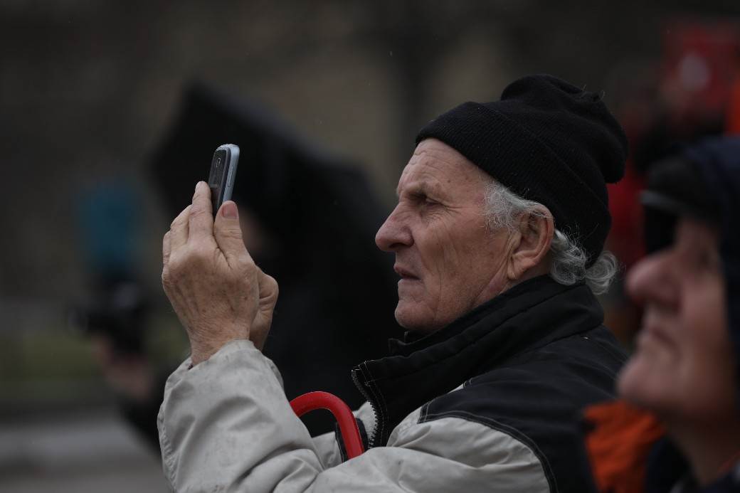 "Pobednik" ostaje nakrivljen