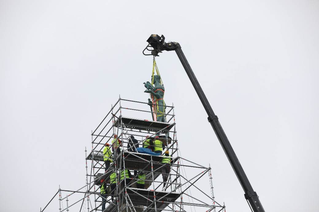 "Pobednik" ostaje nakrivljen