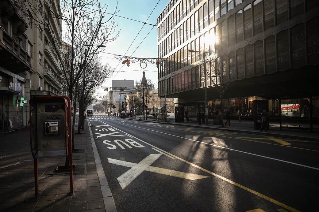 Beograd: Puste ulice i prohodne saobraćajnice za Sretenje FOTO