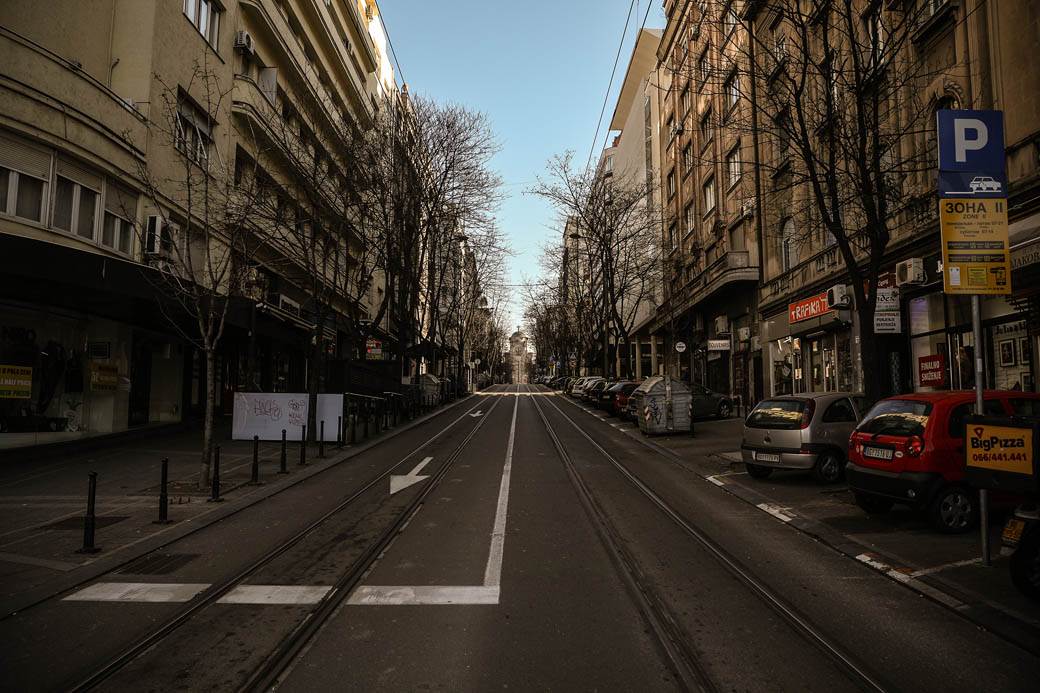 Beograd: Puste ulice i prohodne saobraćajnice za Sretenje FOTO