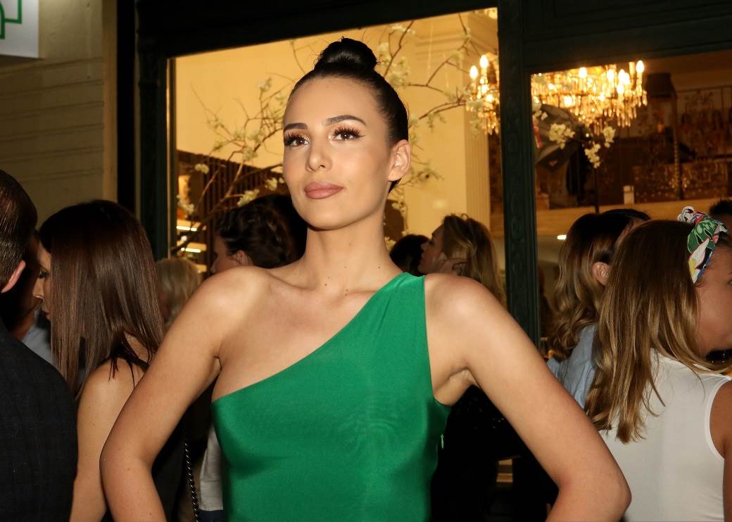 Pevačice slike u kupaćim kostimima