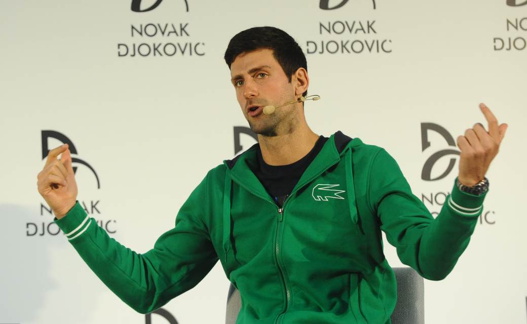 Novak Đoković problem levo oko (FOTO)