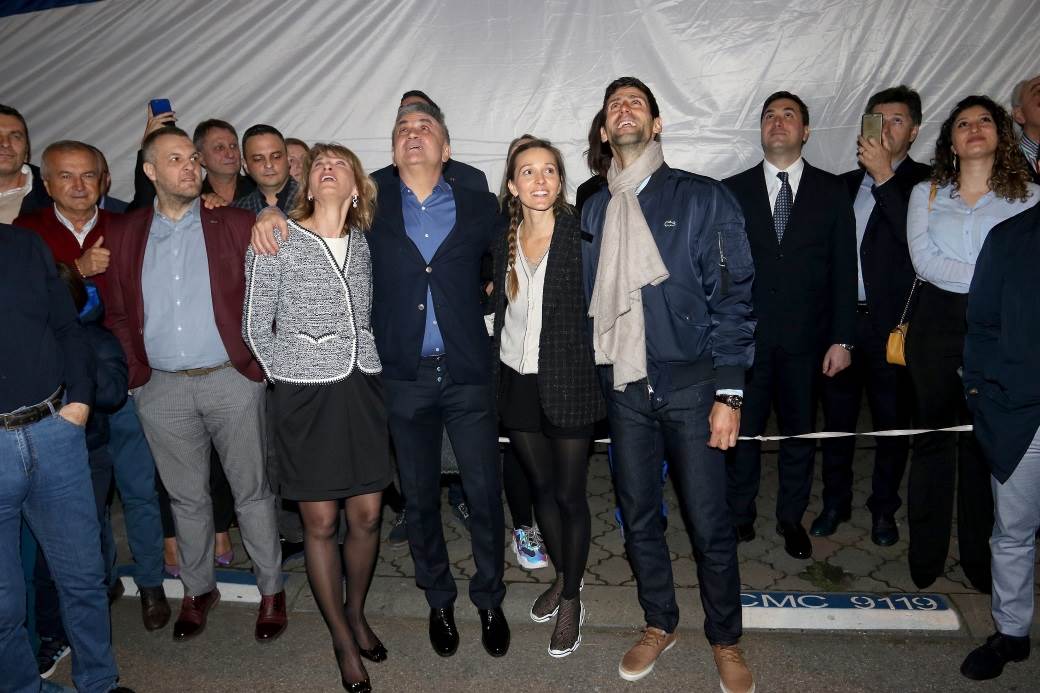 Novak Đoković slavlje u restoranu