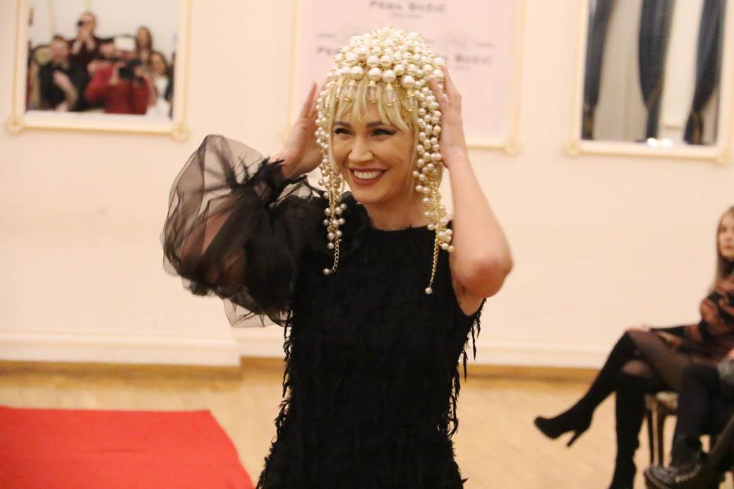 Katarina Grujić, Sofija Rajović, Bojana Ristivojević: Revija frizura Pedja Božić 2020. FOTOGRAFIJE