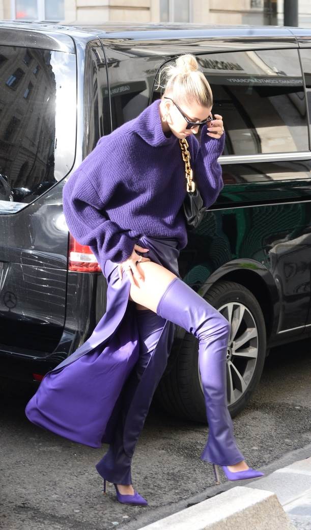 Hejli Boldvin u gaćama