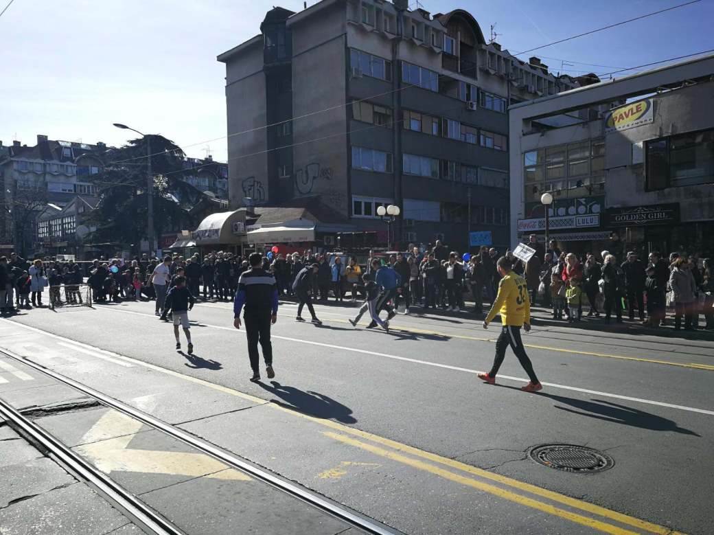 Parkić na Banovom brdu Sačuvajmo naš parkić protest stanara na Banovom brdu