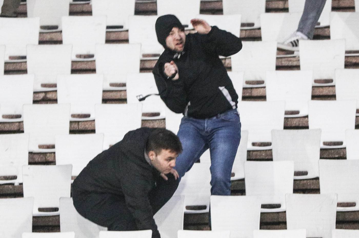 Večiti derbi, partizan Crvena Zvezda, tuča grobara, fotografije