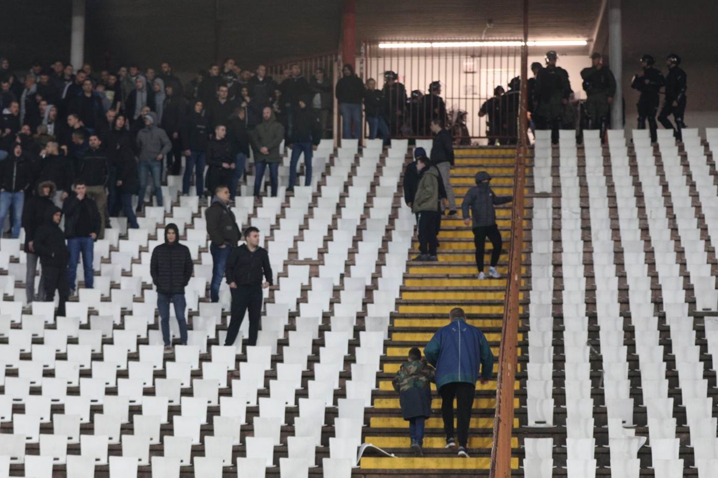 Večiti derbi, partizan Crvena Zvezda, tuča grobara, fotografije