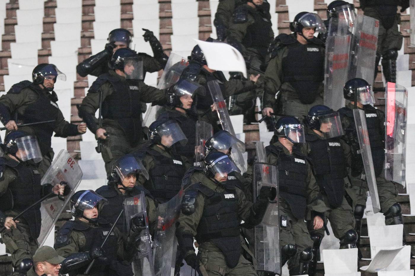 Večiti derbi, partizan Crvena Zvezda, tuča grobara, fotografije