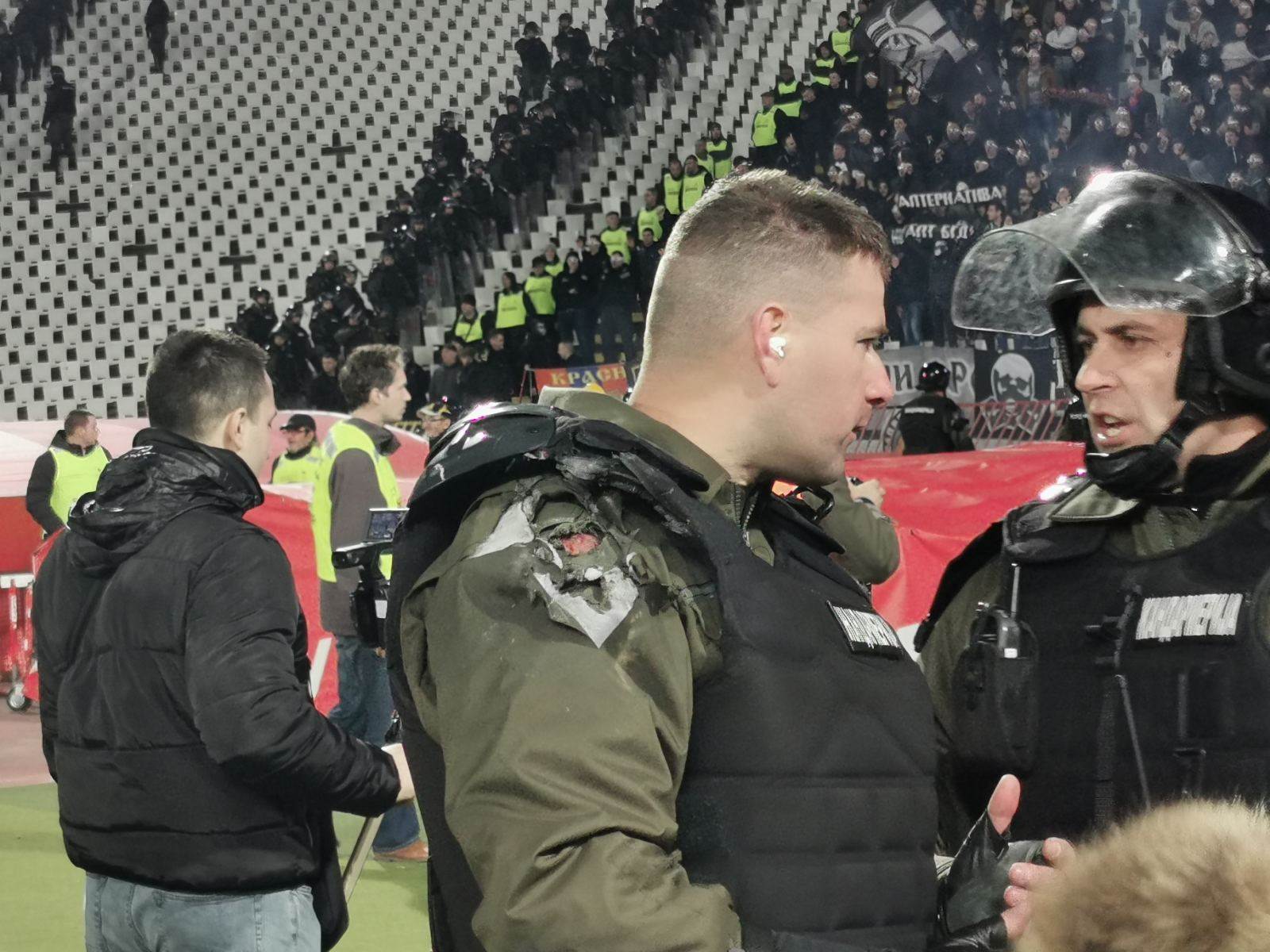 Navijači pogodili pripadnik Žandarmerije topovski udar večiti derbi Zvezda Partizan