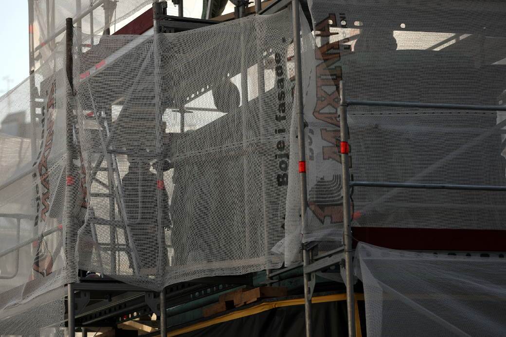 Rekonstrukcija spomenika KNEZA MIHAILA na Trgu Republike trajaće do prvog maja!FOTOGRAFIJE