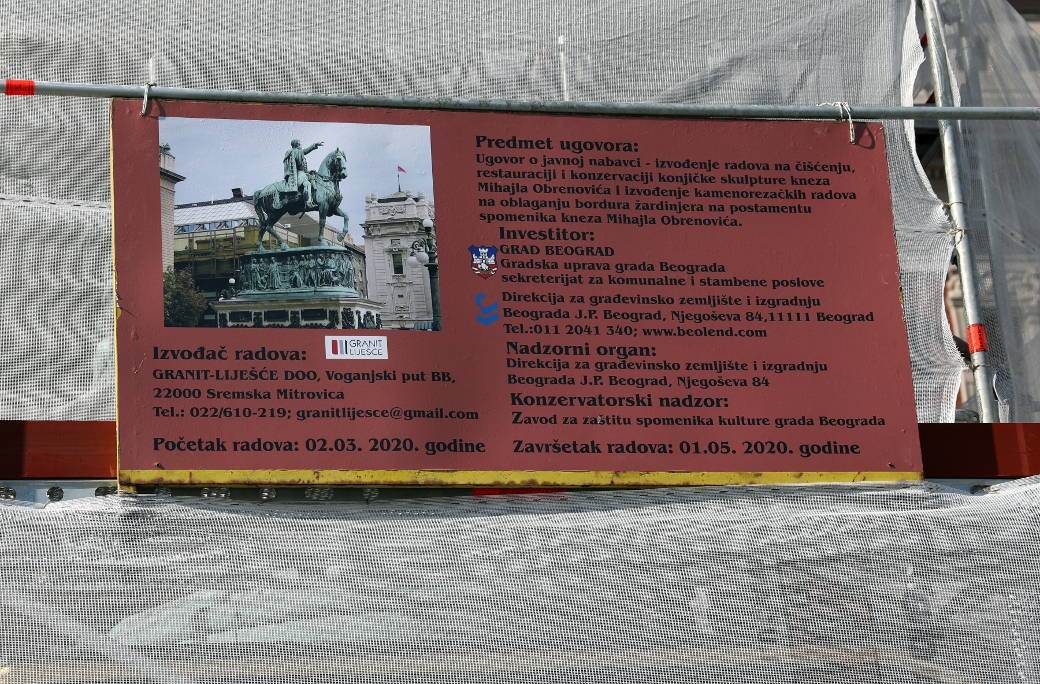 Rekonstrukcija spomenika KNEZA MIHAILA na Trgu Republike trajaće do prvog maja!FOTOGRAFIJE