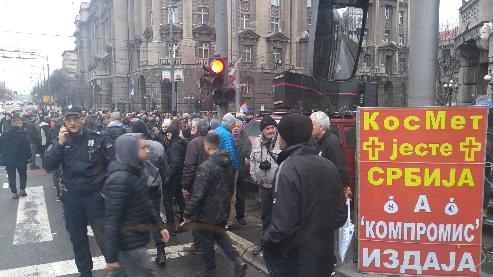 Komesar za izbeglice o protestima protiv migranata