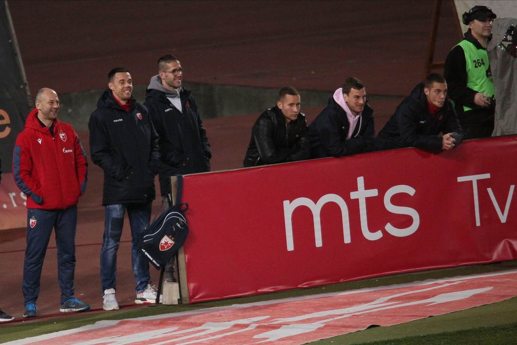 Crvena zvezd a- Napredak: ZVEZDIN rodjendan u senci korona virusa! Prazne tribine na Rajku FOTO