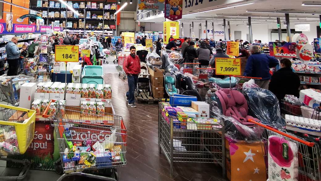 Kupovina korona virus prodavnice, Novi Sad korona virus, Kupovina supermarket korona virus Novi Sad