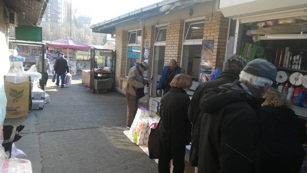 Korona virus Beograd slike sa pijace slike ljudi na pijaci u vreme korona virusa