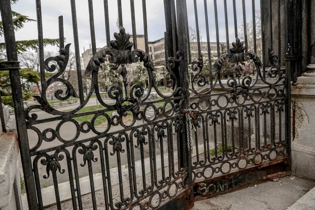 Zabrana kretanja u parkovima Beograd: Zatvoreni parkovi zbog daljeg širenja korona virusa! FOTO