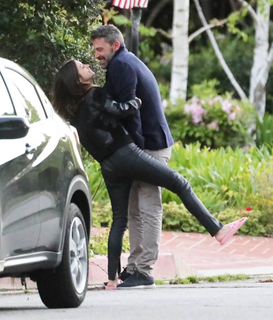 Da li je Tom Kruz spreman za novu porodicu sa devojkom Anom De Armas