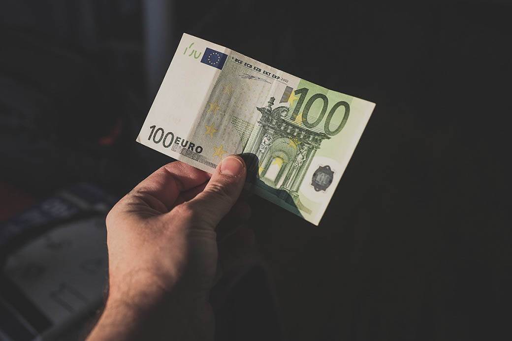 Kako prepoznati falsifikovane novčanice: Jednostavni testovi