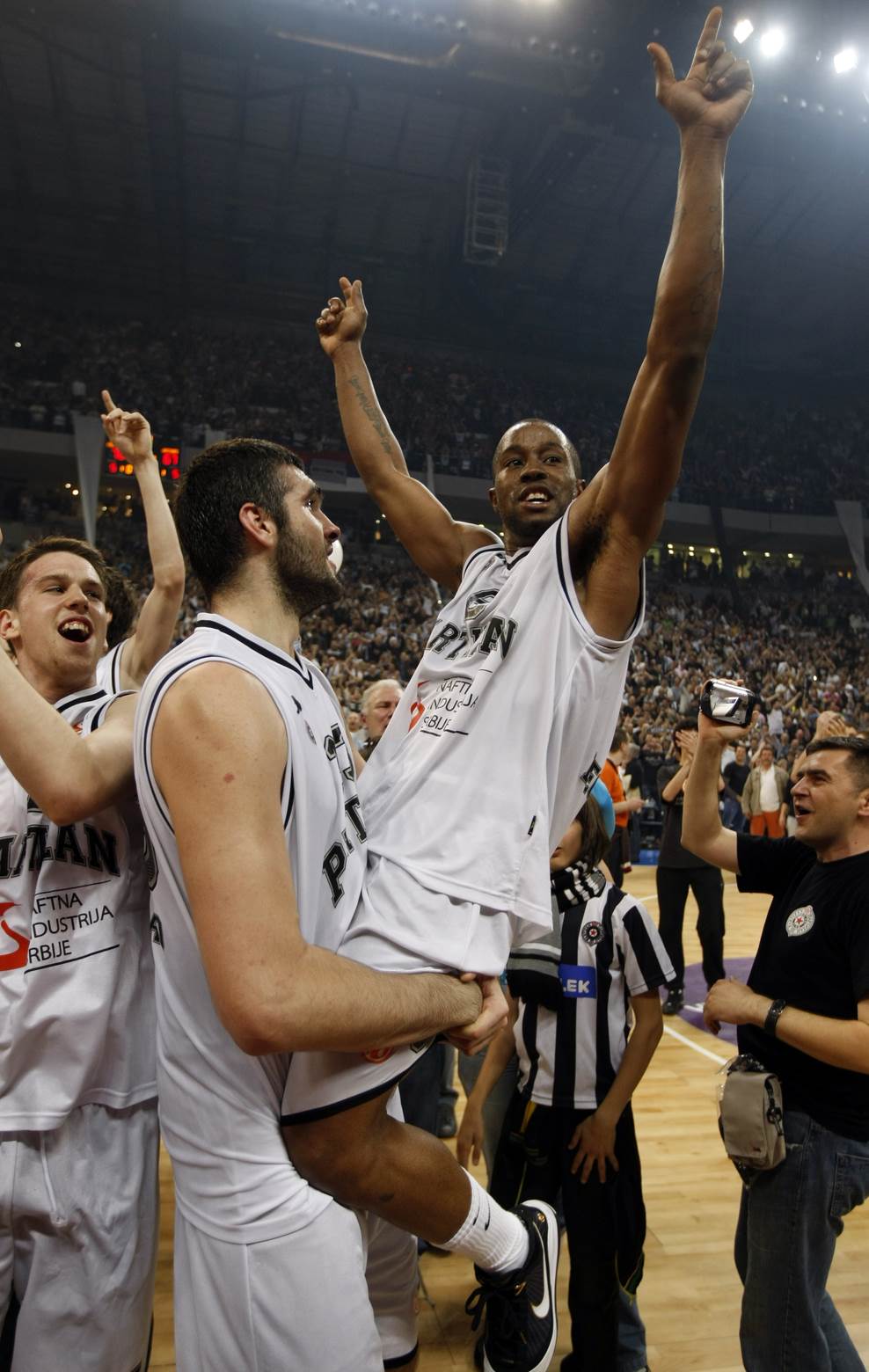 KK Partizan 20 godina Evroliga galerija fotografije grobari košarka