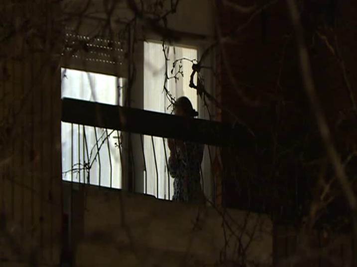 Korona virus u Novom Sadu najnovije vesti operski pevač peva sa terase