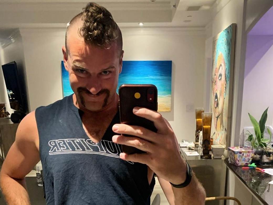 Glumac koji je hteo da pojede bivšu požalio se da nema više ni za benzin 