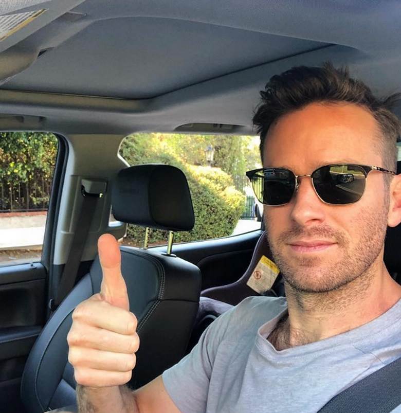 Glumac koji je hteo da pojede bivšu požalio se da nema više ni za benzin 