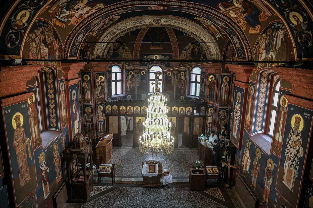 Uskrs 2020: Vaskršnja liturgija u crkvama bez prisustva vernika FOTOGRAFIJE