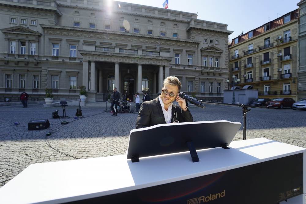 Saša Kovačević koncert ispred Skupštine grada Beograda