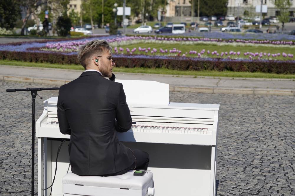 Saša Kovačević koncert ispred Skupštine grada Beograda