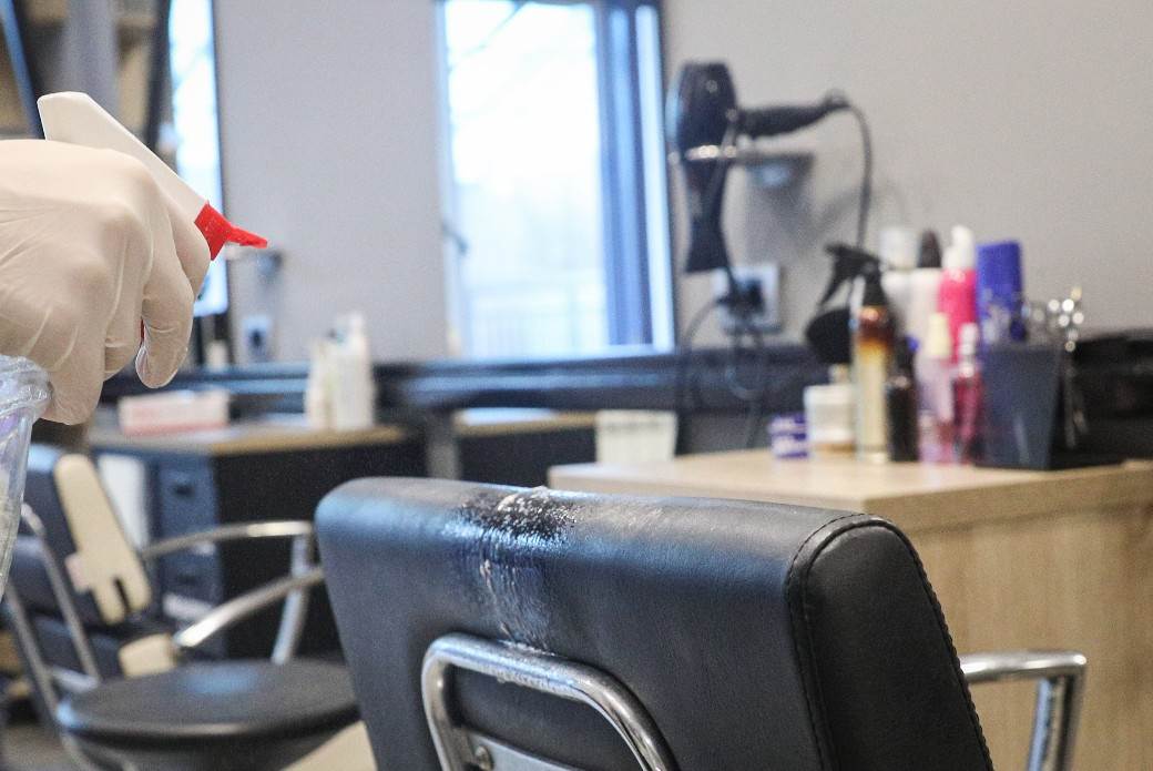 Frizeri počeli da rade frizeri