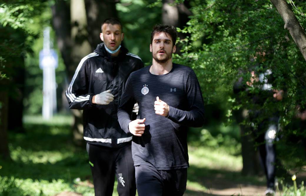 KK Partizan trening Hajd park korona virus