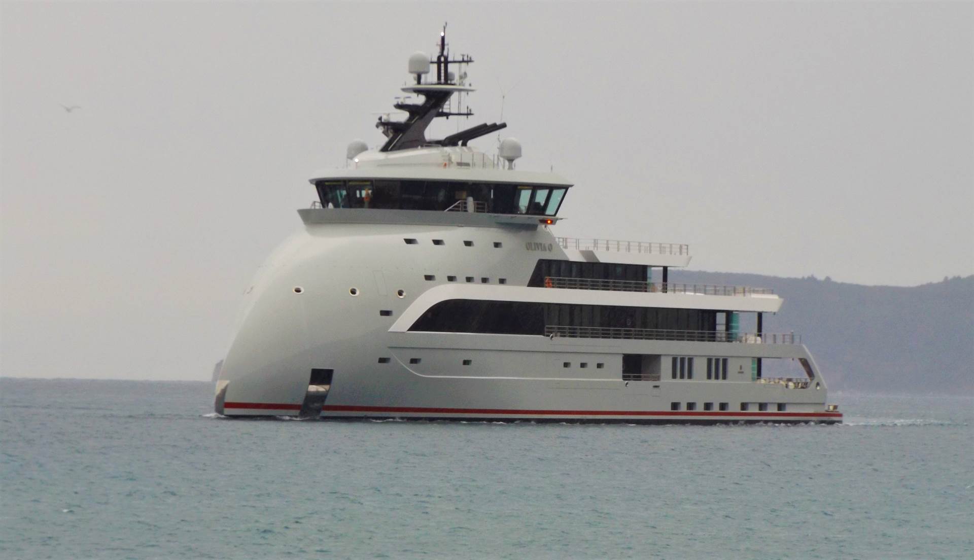 Superjahte olivija O uplovila u luku Bar