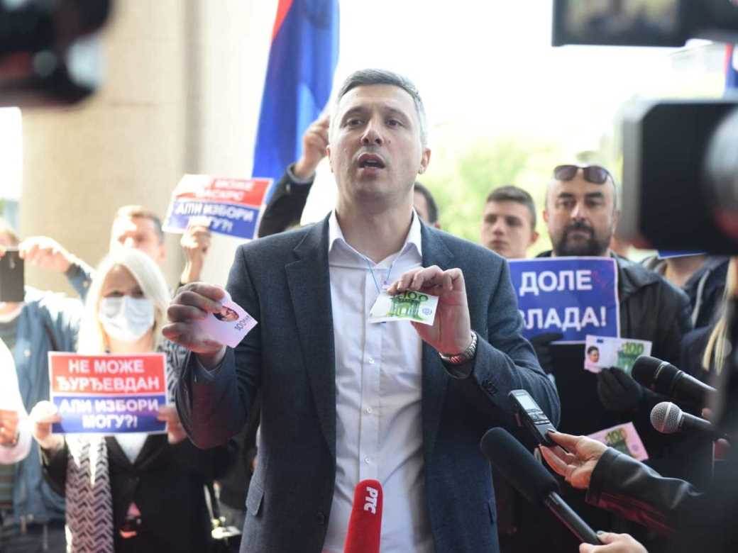 Boško Obradović izazvao incident ispred Skupštine, Maja Gojković o  tome