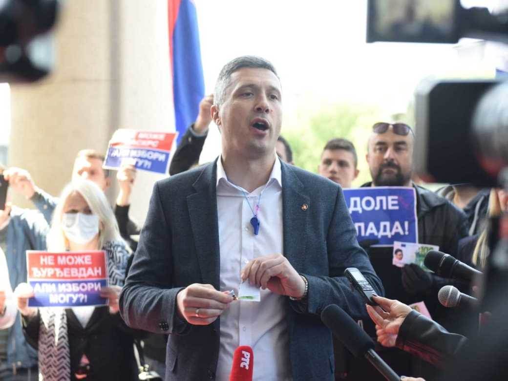 Boško Obradović izazvao incident ispred Skupštine, Maja Gojković o  tome